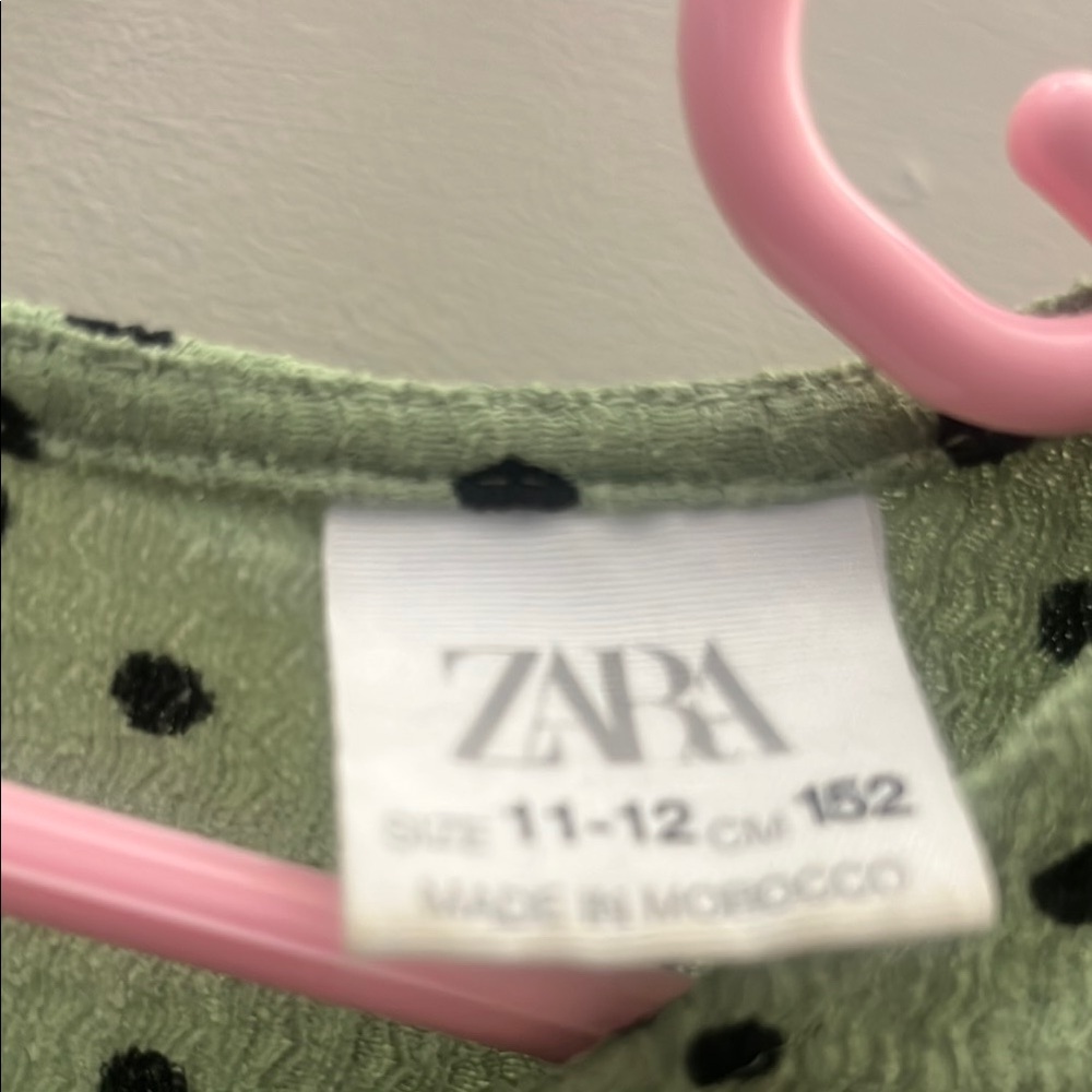 Zara textured polka dot top 11-12 - Picture 4 of 9